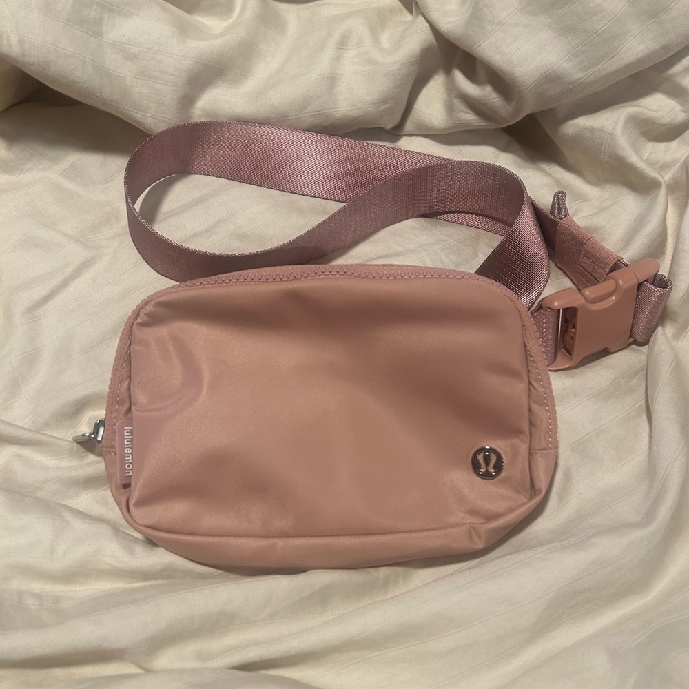 Lululemon belt bag in pink!